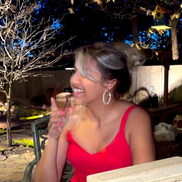 Meet your Posher, Priscilla - Picture 2 of 2